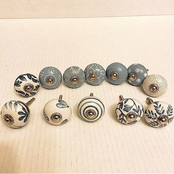 Ceramic Decorative 12 Piece Cabinet Knobs or Drawer Pulls in Blue and White. - Picture 2 of 3